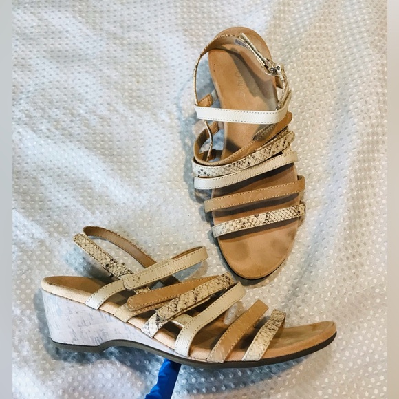 Vionic Tess sandals - Picture 2 of 11